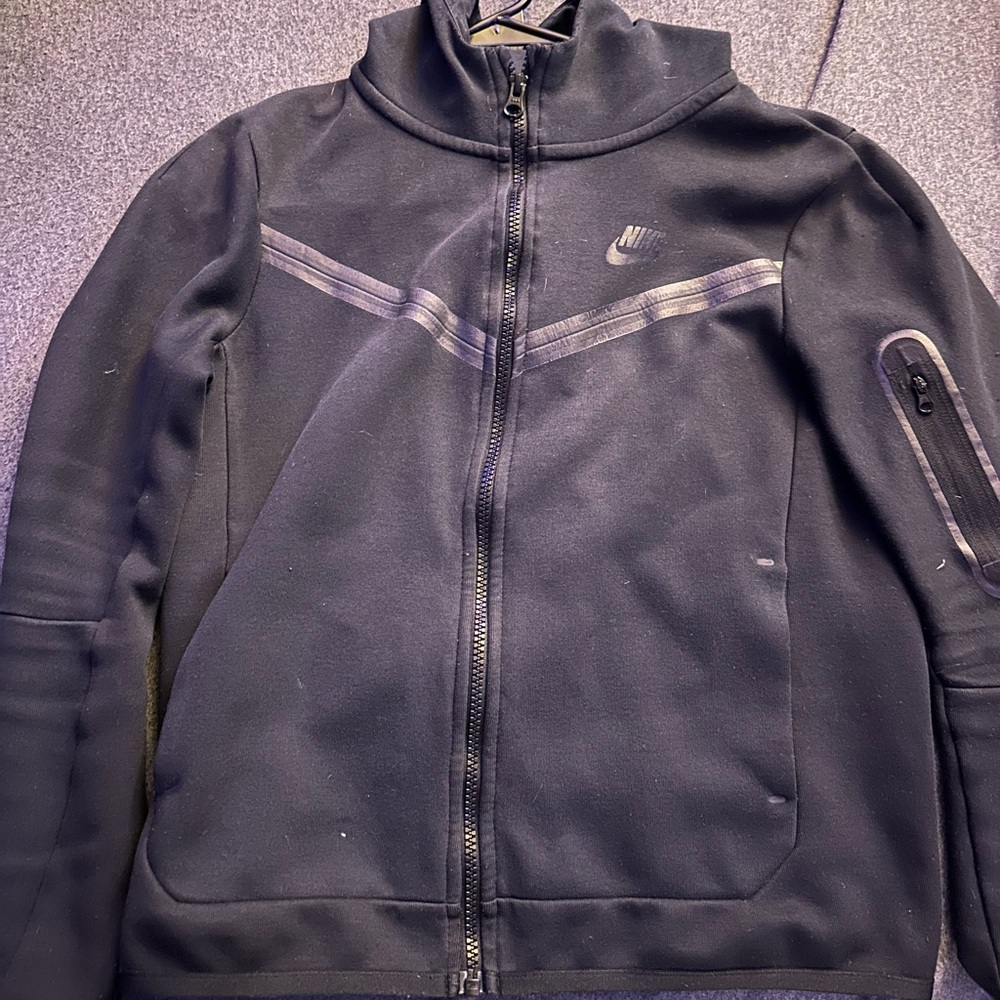Boys Black Nike Tech